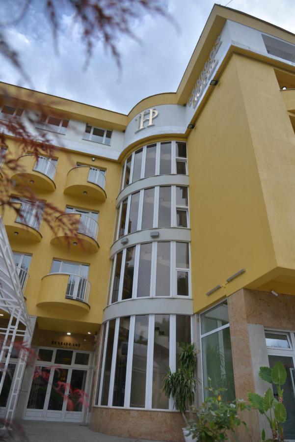 Pollock Hotel, Ribarska Banja Exteriör bild